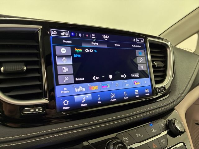 Used 2021 Chrysler Pacifica - photo 15