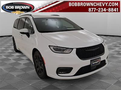 Used 2023 Chrysler Pacifica Touring L Minivan for sale #P212944A - photo 1