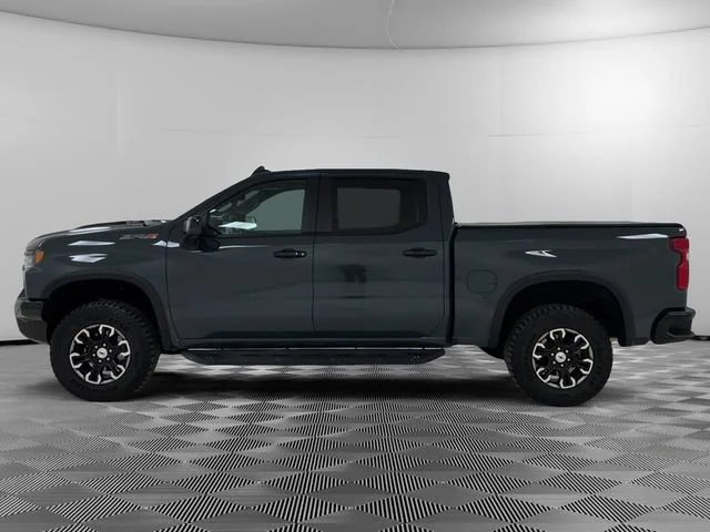 Used 2025 Chevrolet Silverado 1500 - photo 2