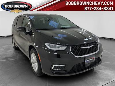 Used 2023 Chrysler Pacifica - photo 1