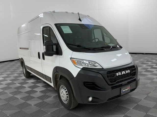 Used 2025 Ram ProMaster 2500 - photo 1