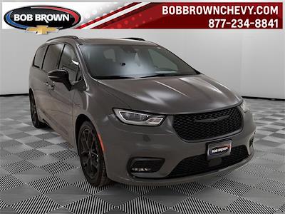 Used 2025 Chrysler Pacifica Limited Minivan for sale #P520447 - photo 1