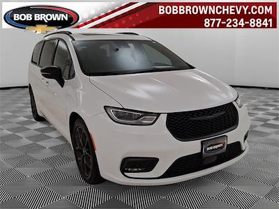 Used 2025 Chrysler Pacifica Limited Minivan for sale #P530618 - photo 1