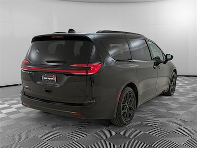 Used 2025 Chrysler Pacifica Limited Minivan for sale #P535280 - photo 2