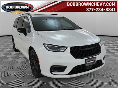 Used 2025 Chrysler Pacifica Limited Minivan for sale #P539385 - photo 1