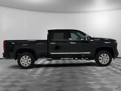 Used 2025 Chevrolet Silverado 2500 - photo 1