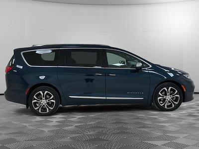 Used 2021 Chrysler Pacifica - photo 1