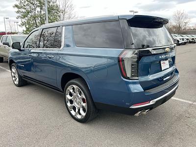 Used 2025 Chevrolet Suburban - photo 1