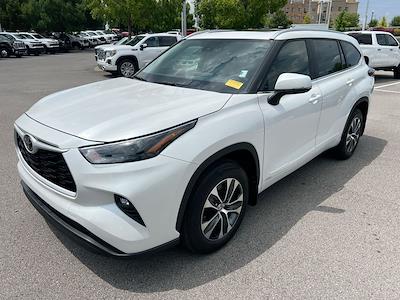 Used 2025 Toyota Highlander XLE AWD SUV for sale #107995M - photo 1