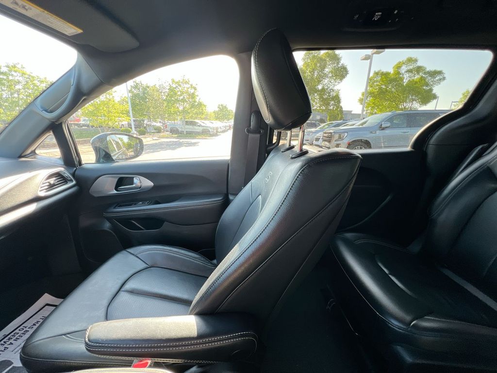 Used 2022 Chrysler Pacifica - photo 11