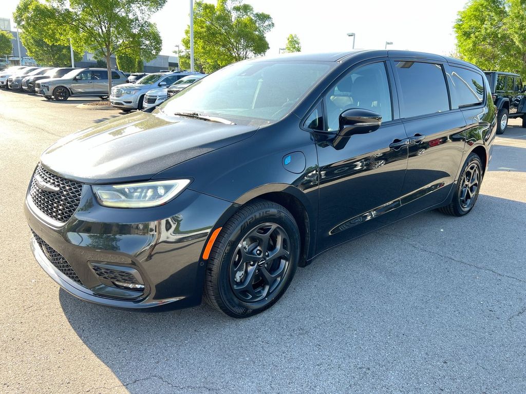 Used 2022 Chrysler Pacifica - photo 2