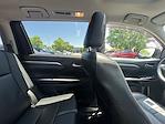 2017 Toyota Highlander AWD SUV for sale #J255115A - photo 9
