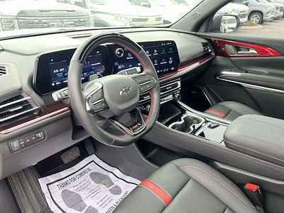 Used 2024 Chevrolet Traverse - photo 1