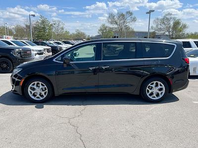 2019 Chrysler Pacifica FWD Minivan for sale #J306543A - photo 2
