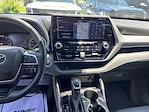 Used 2022 Toyota Highlander Platinum AWD SUV for sale #R272872A - photo 14