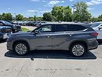 Used 2022 Toyota Highlander Platinum AWD SUV for sale #R272872A - photo 4
