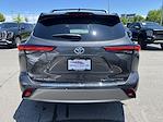 Used 2022 Toyota Highlander Platinum AWD SUV for sale #R272872A - photo 5