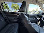 Used 2022 Toyota Highlander Platinum AWD SUV for sale #R272872A - photo 9