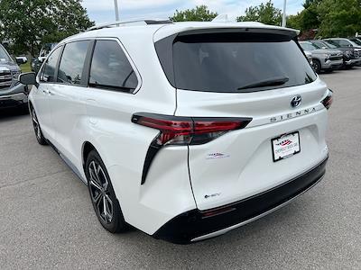 2025 Toyota Sienna FWD Minivan for sale #R348909B - photo 2