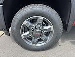 New 2025 GMC Sierra 2500 SLT Crew Cab 4WD Pickup for sale #F266778 - photo 15