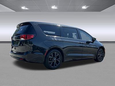 2020 Chrysler Pacifica FWD Minivan for sale #122377 - photo 2