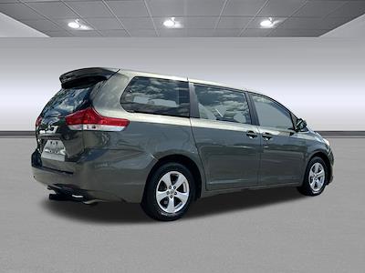 2014 Toyota Sienna FWD Minivan for sale #480236 - photo 2