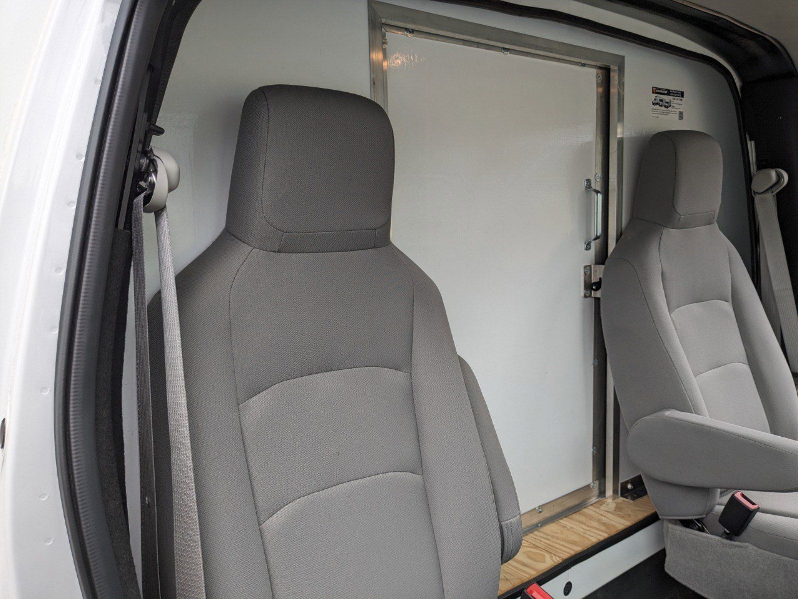 Used 2024 Ford E-450 - photo 14