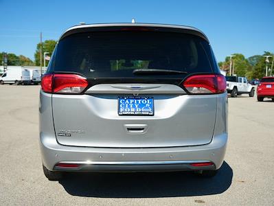 2020 Chrysler Pacifica FWD Minivan for sale #STK173162 - photo 2