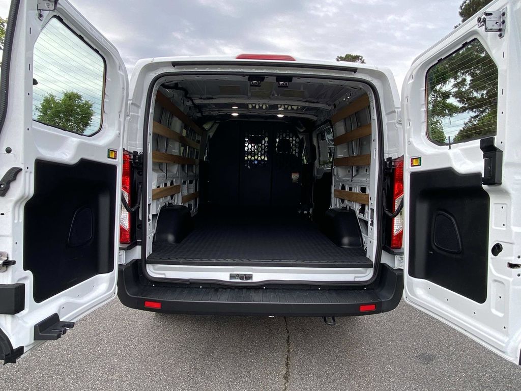 Used 2025 Ford Transit 250 - photo 5