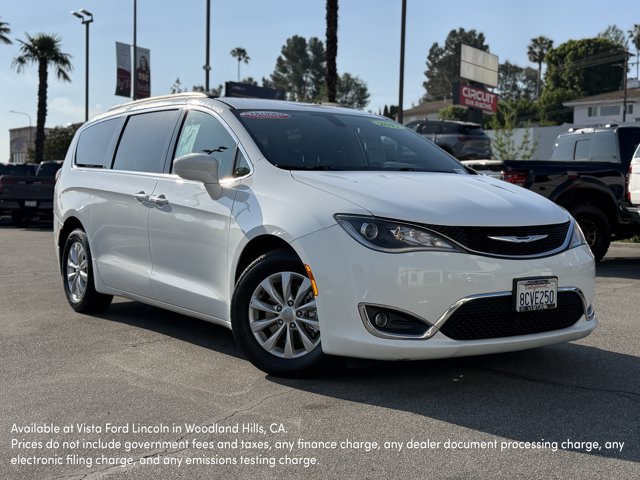 Used 2017 Chrysler Pacifica - photo 1