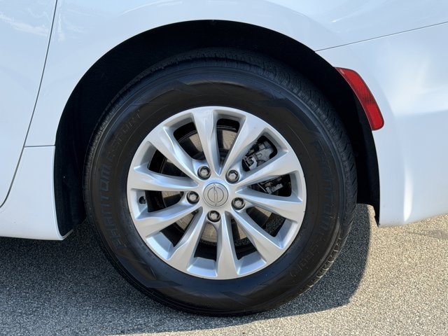 Used 2017 Chrysler Pacifica - photo 12