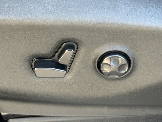 Used 2017 Chrysler Pacifica - photo 14