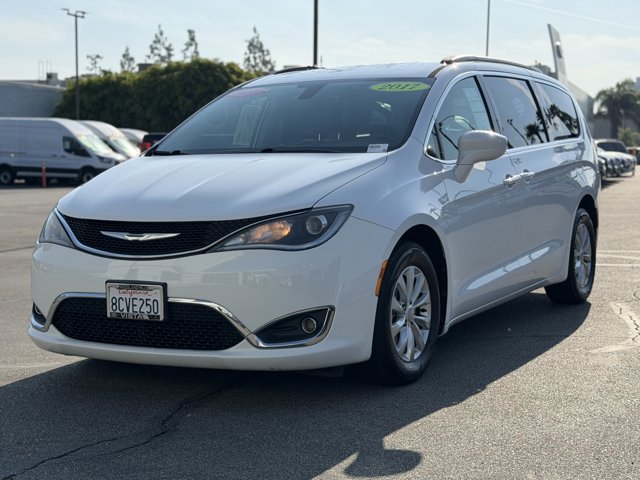 Used 2017 Chrysler Pacifica - photo 6