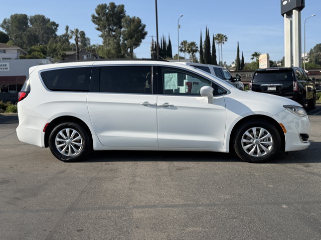 Used 2017 Chrysler Pacifica - photo 10
