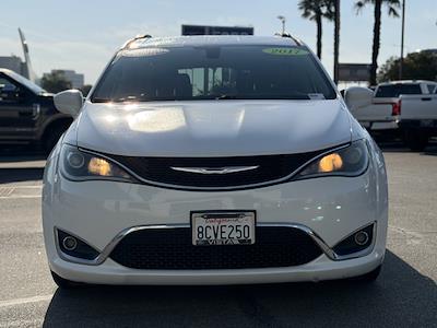 Used 2017 Chrysler Pacifica - photo 2