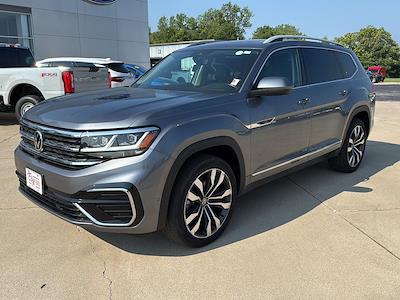 Used 2022 Volkswagen Atlas - photo 1