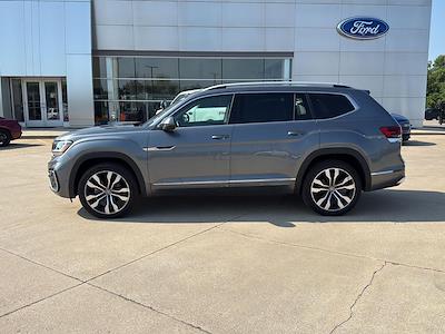 Used 2022 Volkswagen Atlas - photo 1