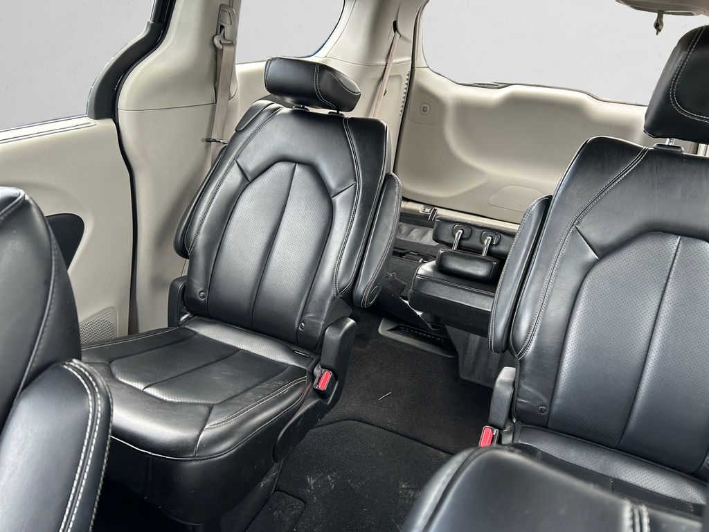 Used 2023 Chrysler Pacifica - photo 15