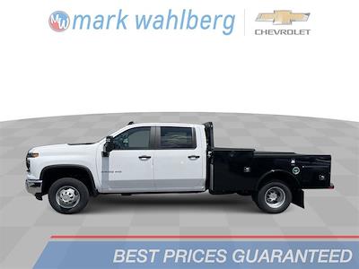 New 2025 Chevrolet Silverado 3500 Work Truck Crew Cab 4WD Flatbed Truck for sale #CF5T141103 - photo 1