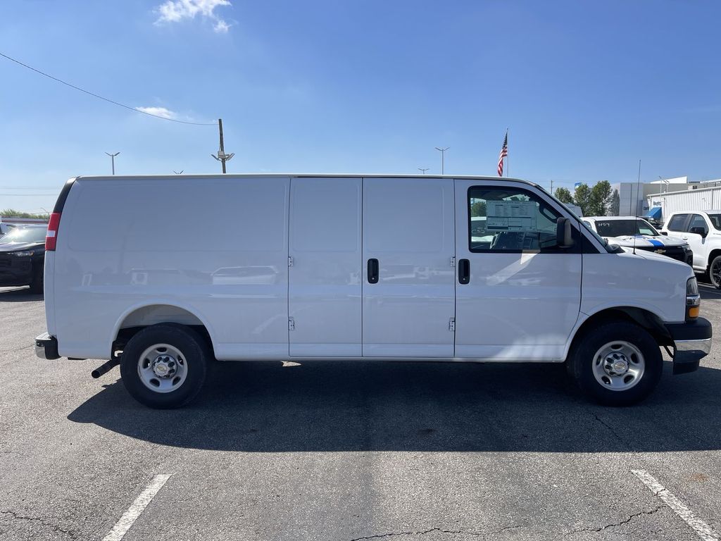 New 2026 Chevrolet Express 2500 - photo 6