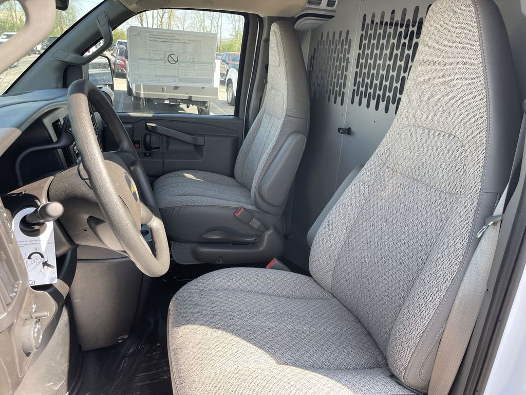 New 2026 Chevrolet Express 2500 - photo 10