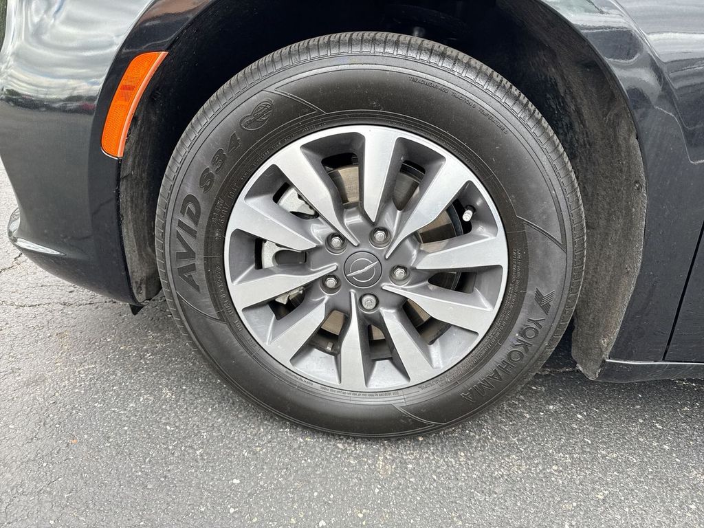 Used 2024 Chrysler Pacifica - photo 11