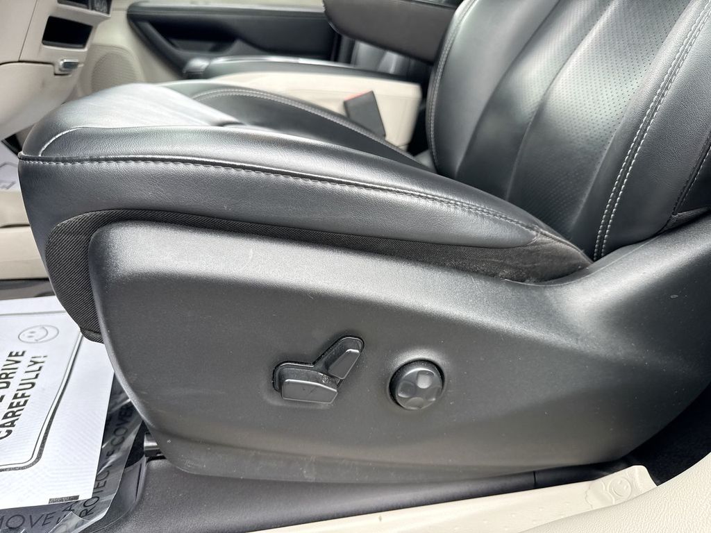 Used 2024 Chrysler Pacifica - photo 13