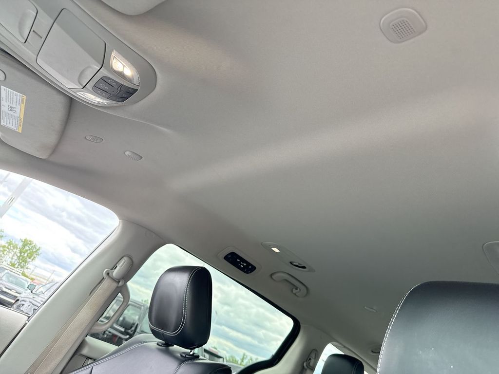 Used 2024 Chrysler Pacifica - photo 11