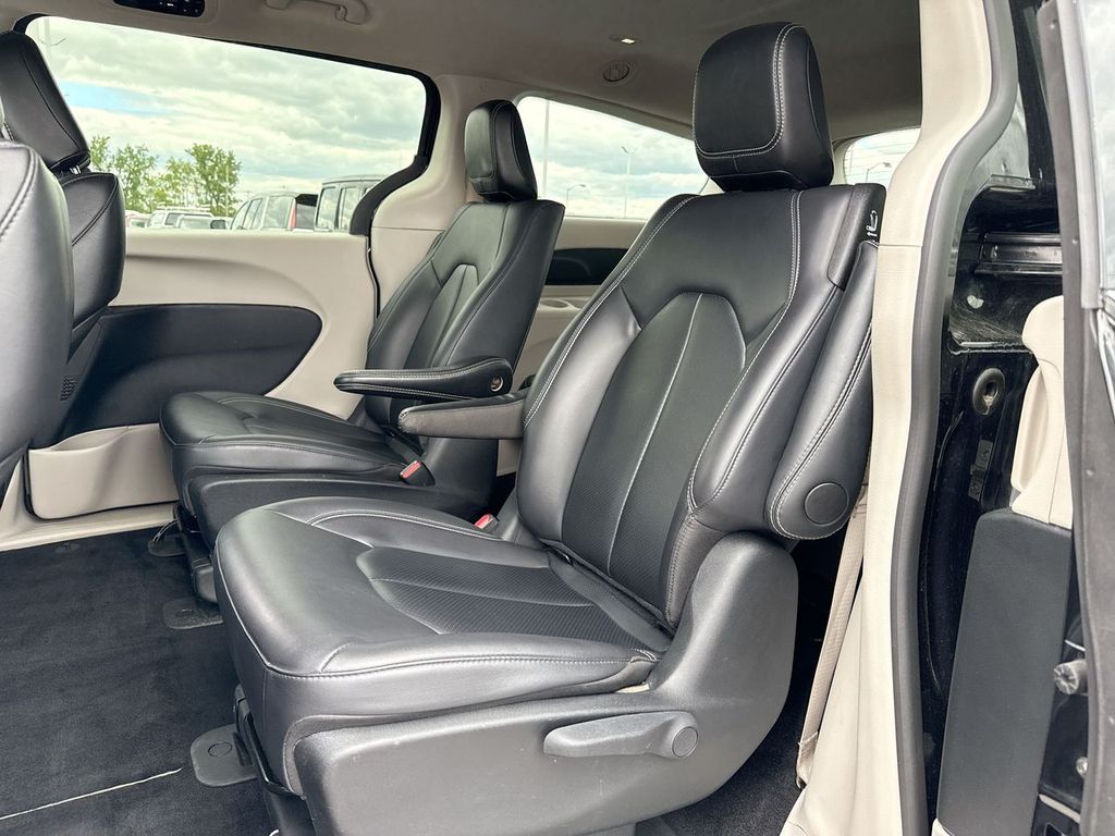 Used 2024 Chrysler Pacifica - photo 12