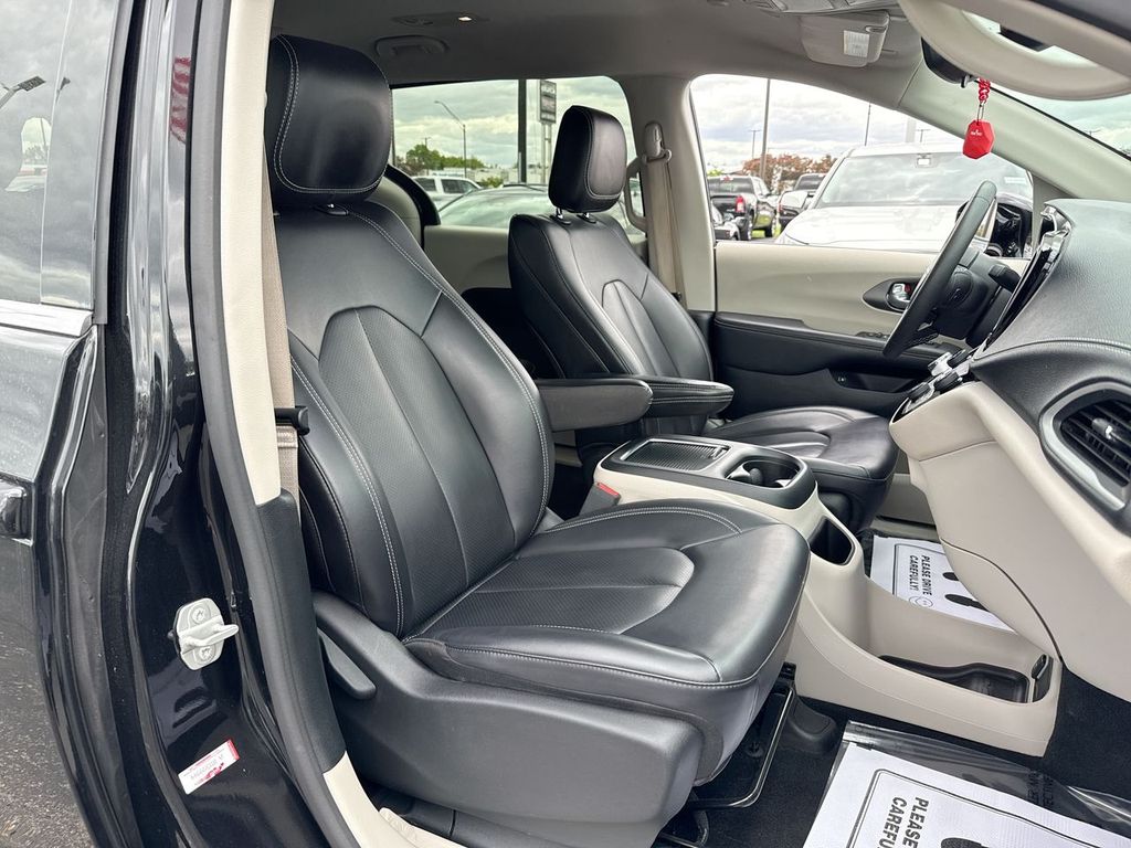 Used 2024 Chrysler Pacifica - photo 15
