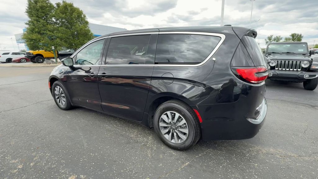 Used 2024 Chrysler Pacifica - photo 7