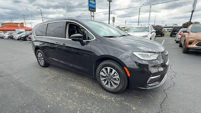 2024 Chrysler Pacifica FWD Minivan for sale #PCA104094 - photo 2
