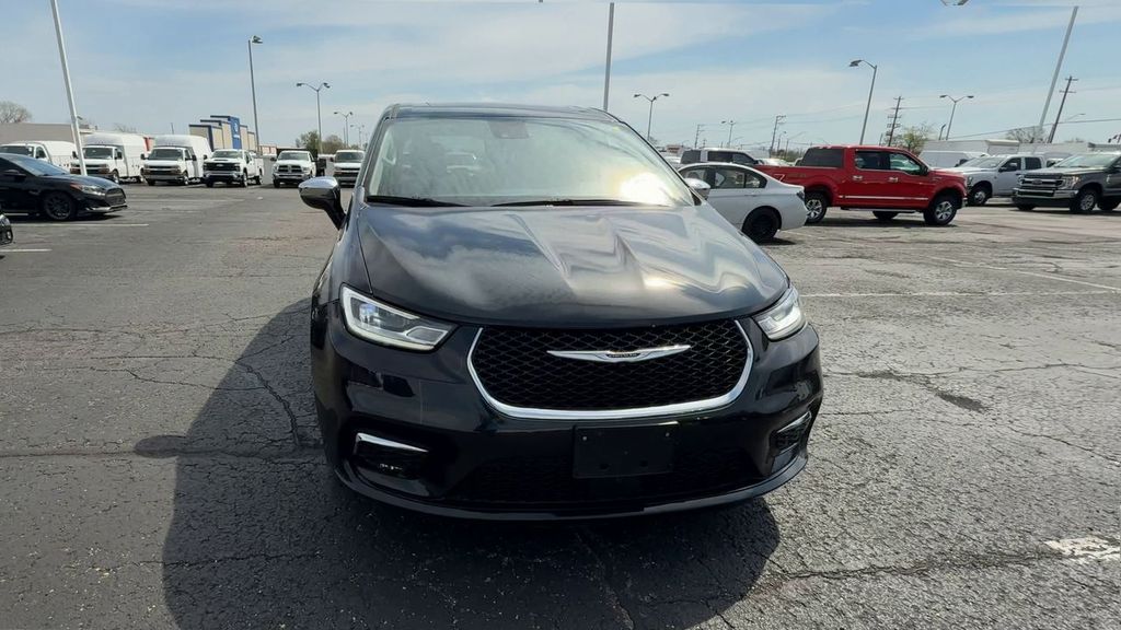 Used 2023 Chrysler Pacifica - photo 5