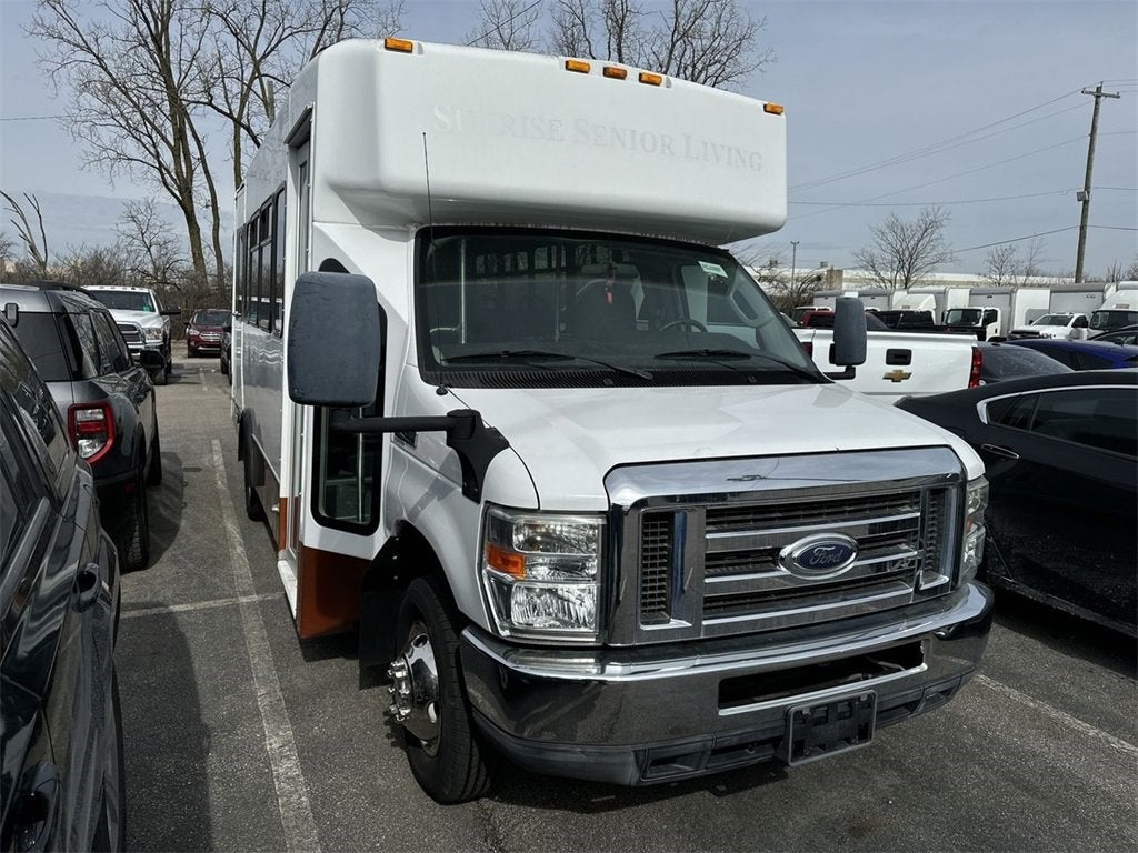 Used 2012 Ford E-450 RWD Shuttle Bus - photo 1